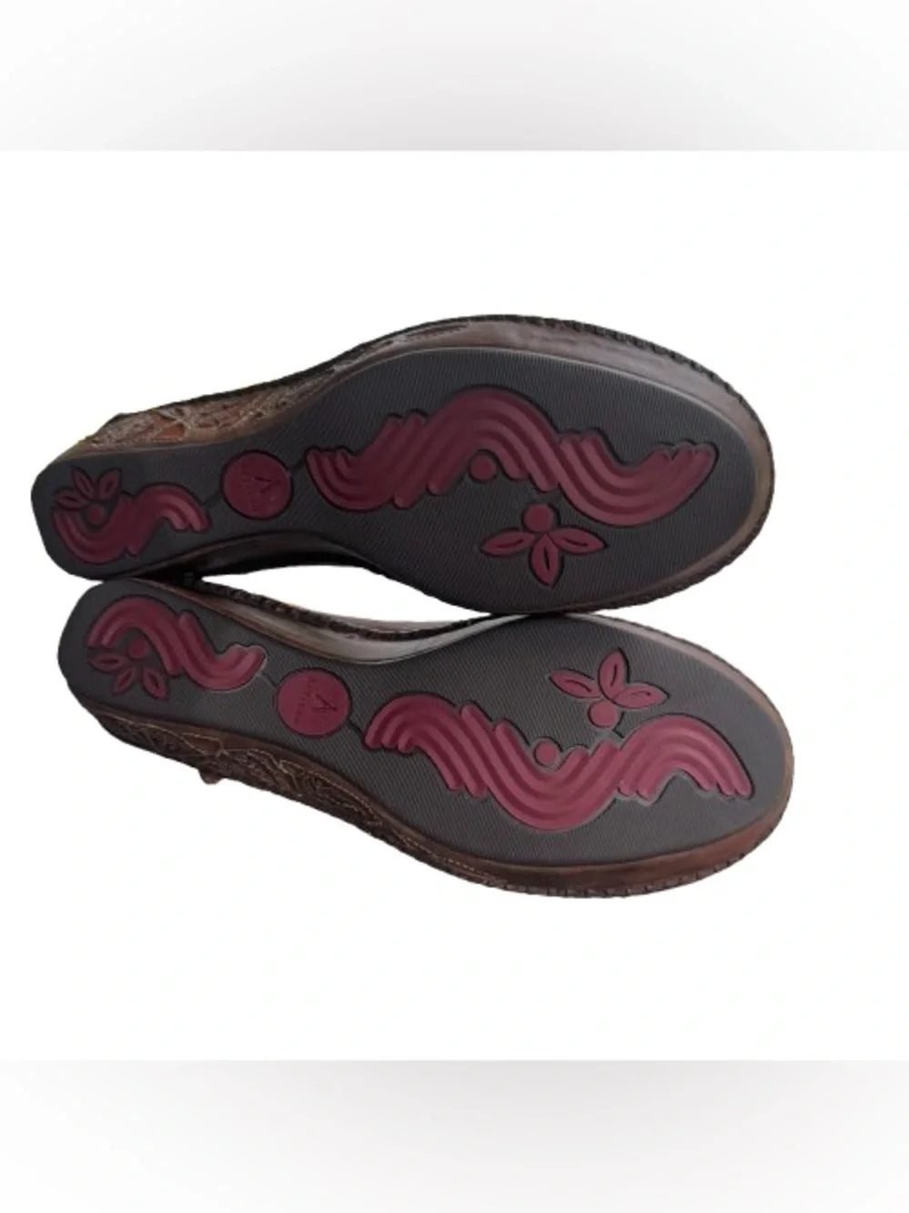 Clark’s Artisan Collection Brown Leather Mary Jane Wedge Classic Comfort